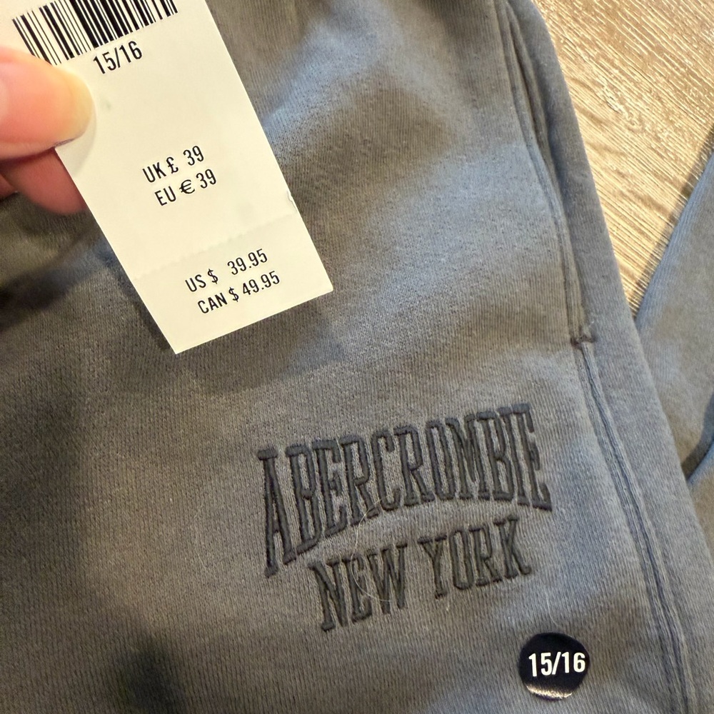 Brand New Abercrombie & Fitch Boy’s Gray Sweatpants - Picture 2 of 2